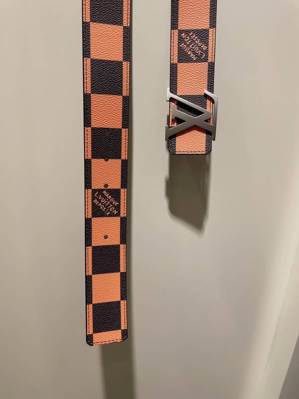 Louis Vuitton 40MM Belt LVB00332